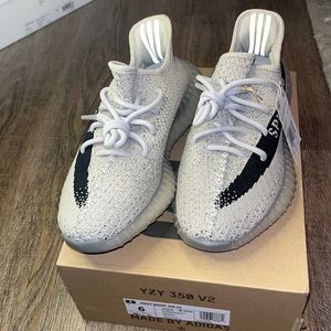 Yeezy boost 350 v2 size 6